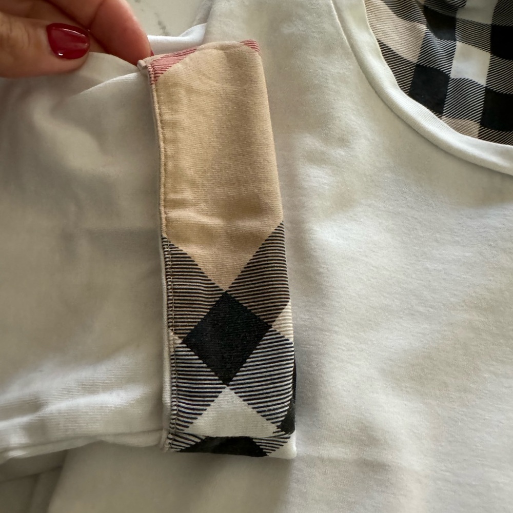 Burberry white tshirt